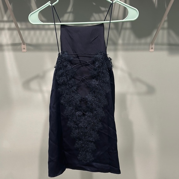 NWT Elegant navy Lace top - Picture 2 of 6